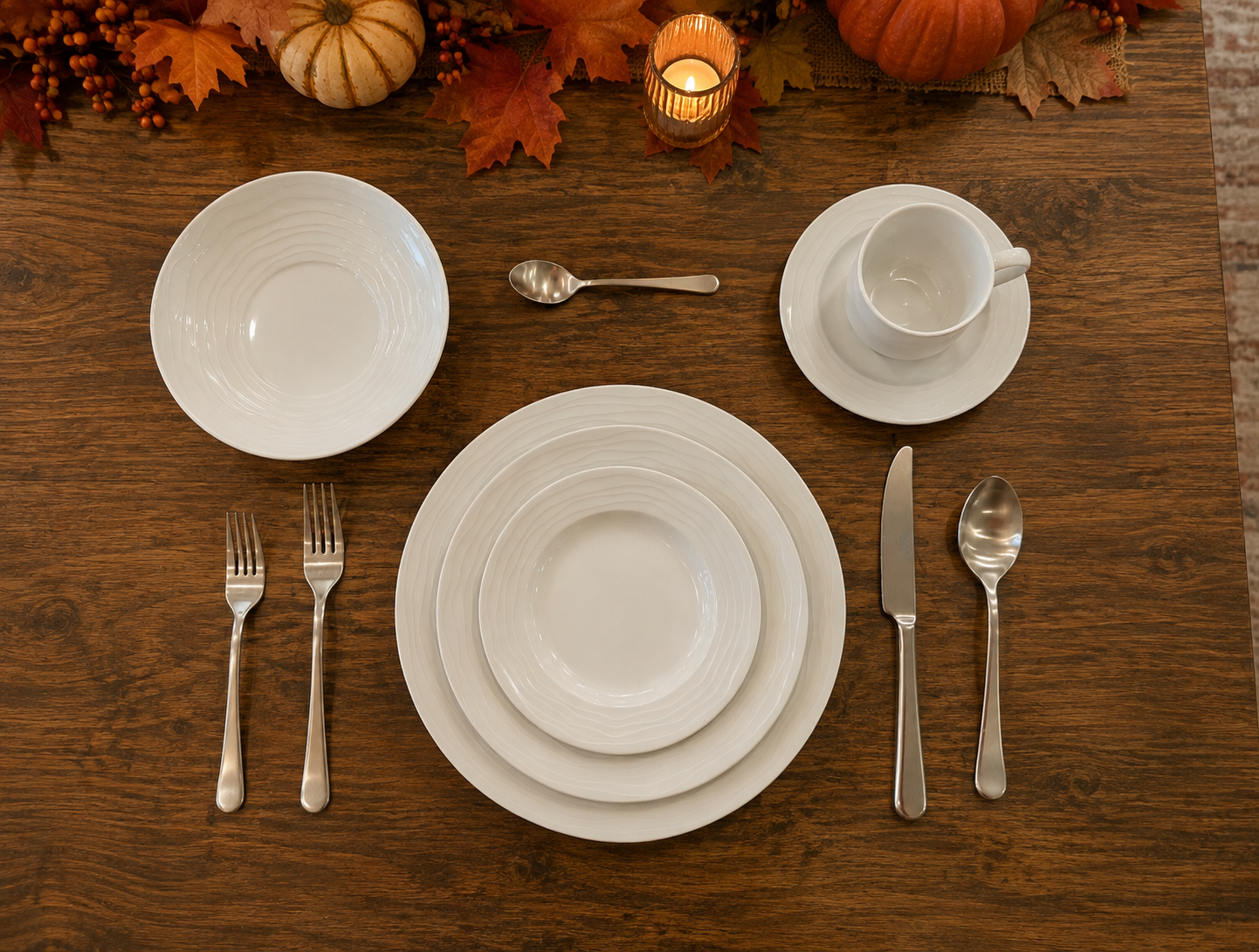 Onda home set, fall table setting
